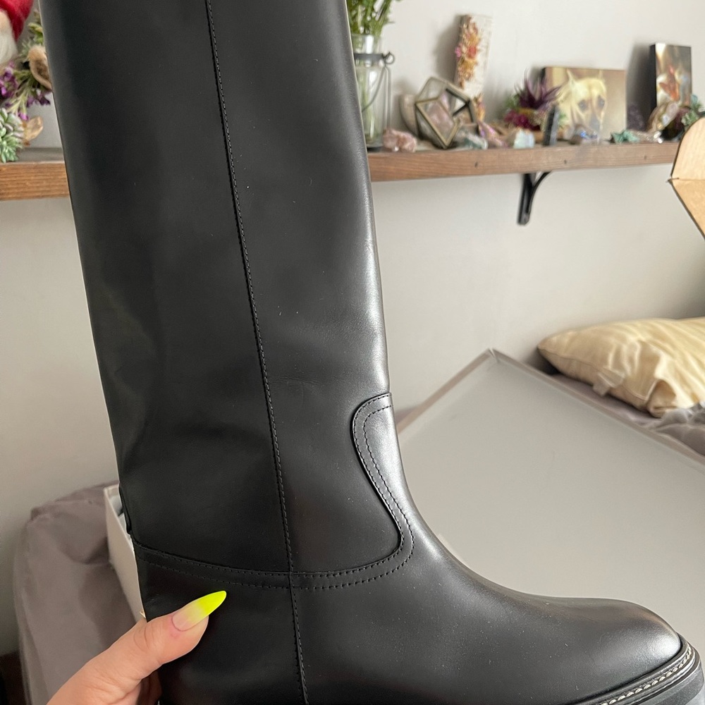 Authentic Jimmy Choo Yomi Flat Boots - Picture 4 of 8